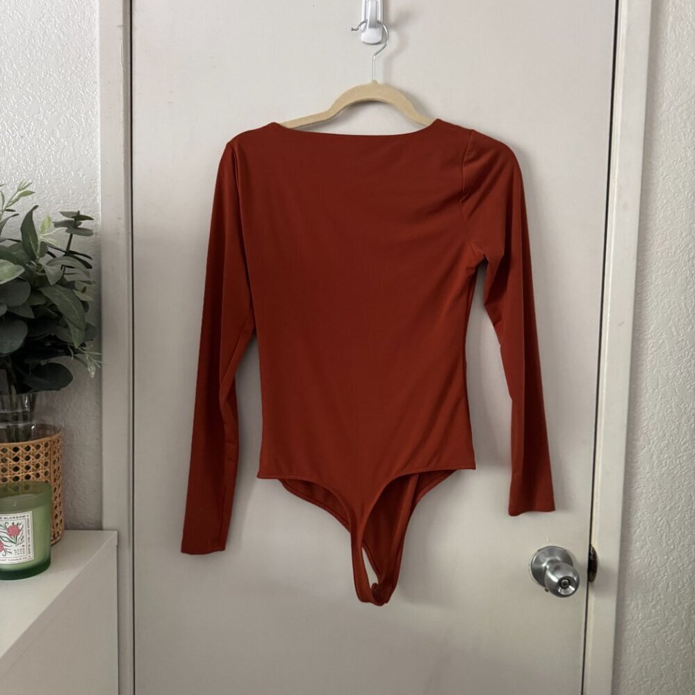 ☀️ ABERCROMBIE & FITCH Long Sleeve Ruched V Neck Bodysuit Rust Orange Brown - Picture 5 of 8
